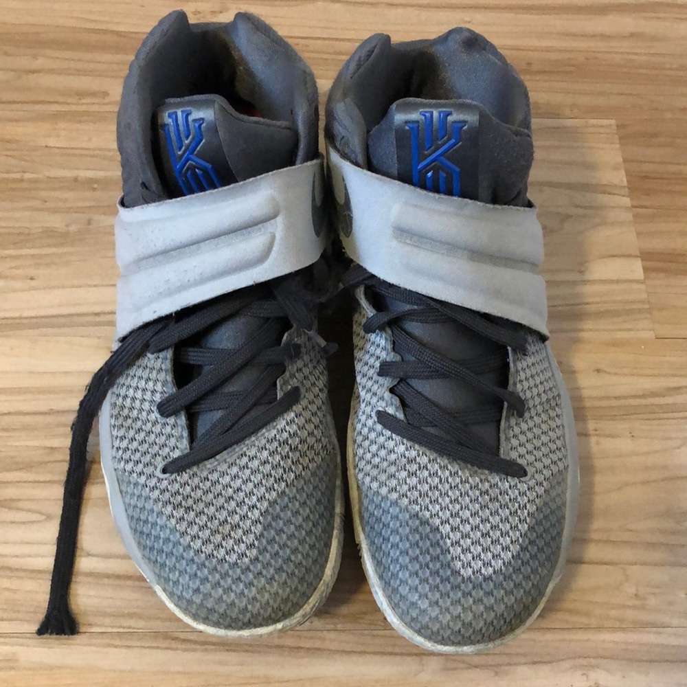 Kyrie 2 basketball shoes beaters